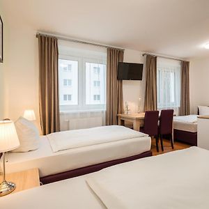 Basic Triple Room
